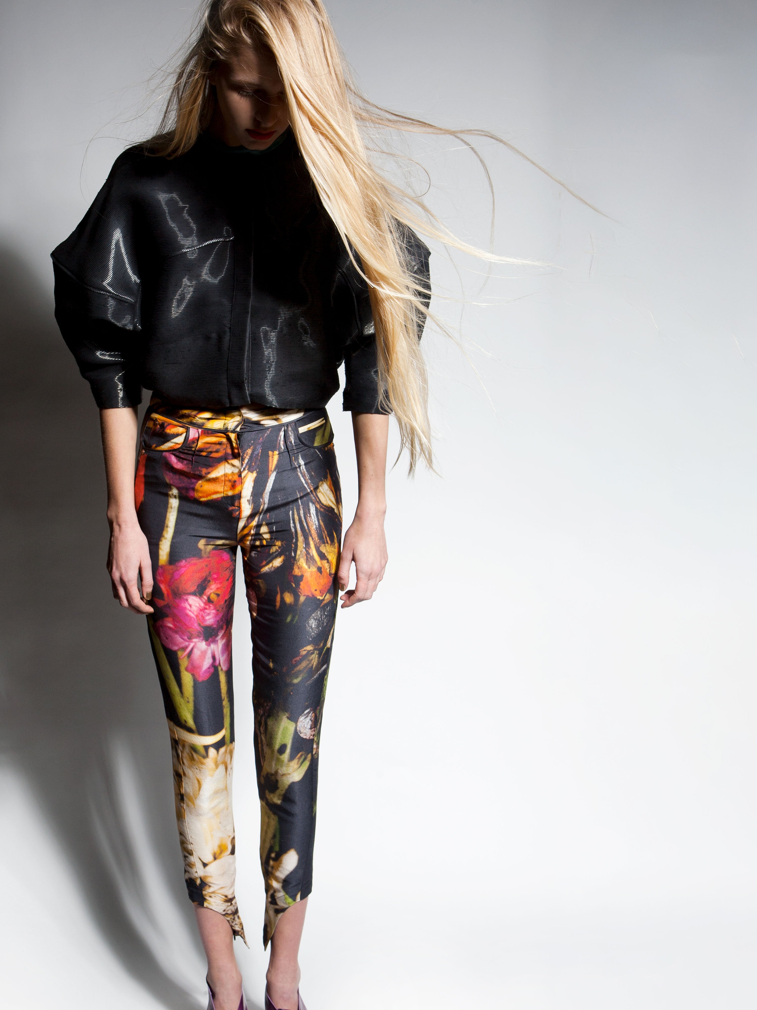Dead flowers print silk trouser